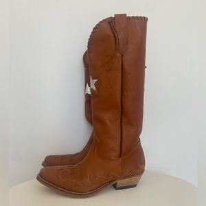 Golden Goose Wish Star boots in brown leather with a silver star